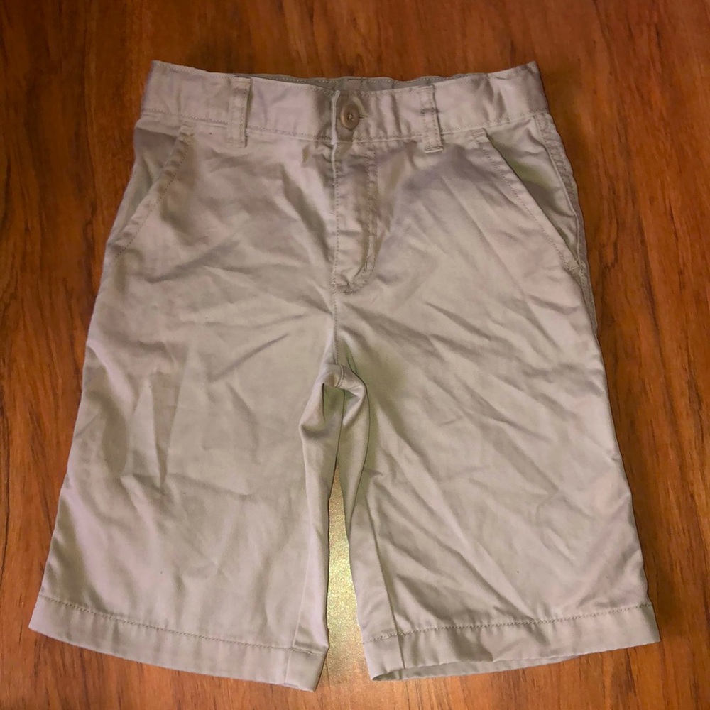Boys crazy8 khaki shorts size 7